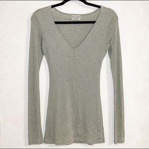 MICHAEL STARS| Metallic Sage Green Stretchy V-Neck Long Sleeve Knit Top OS